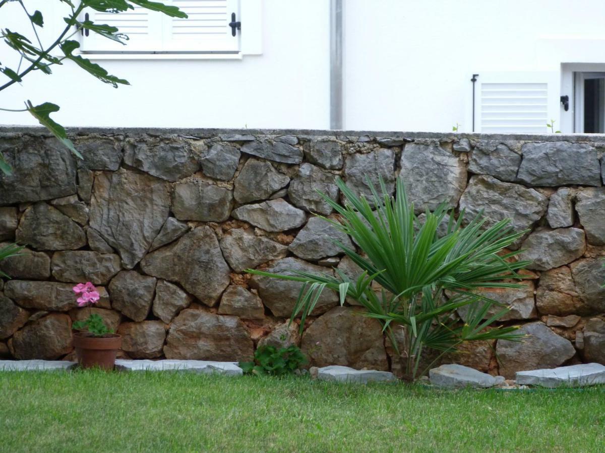 Apartments Monja & Dadi, Malinska, Vantacici Exterior foto
