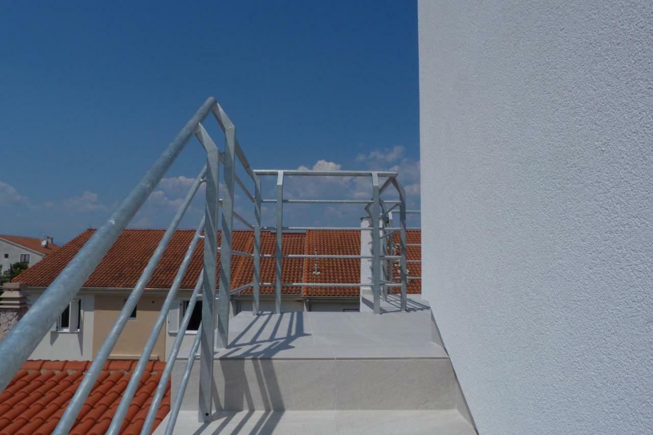 Apartments Monja & Dadi, Malinska, Vantacici Exterior foto