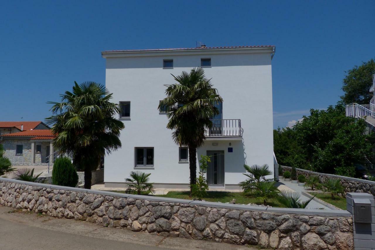 Apartments Monja & Dadi, Malinska, Vantacici Exterior foto