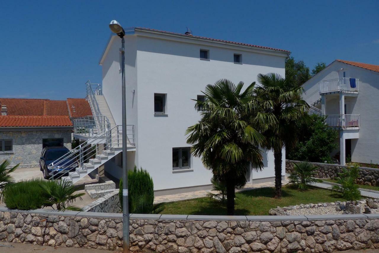 Apartments Monja & Dadi, Malinska, Vantacici Exterior foto