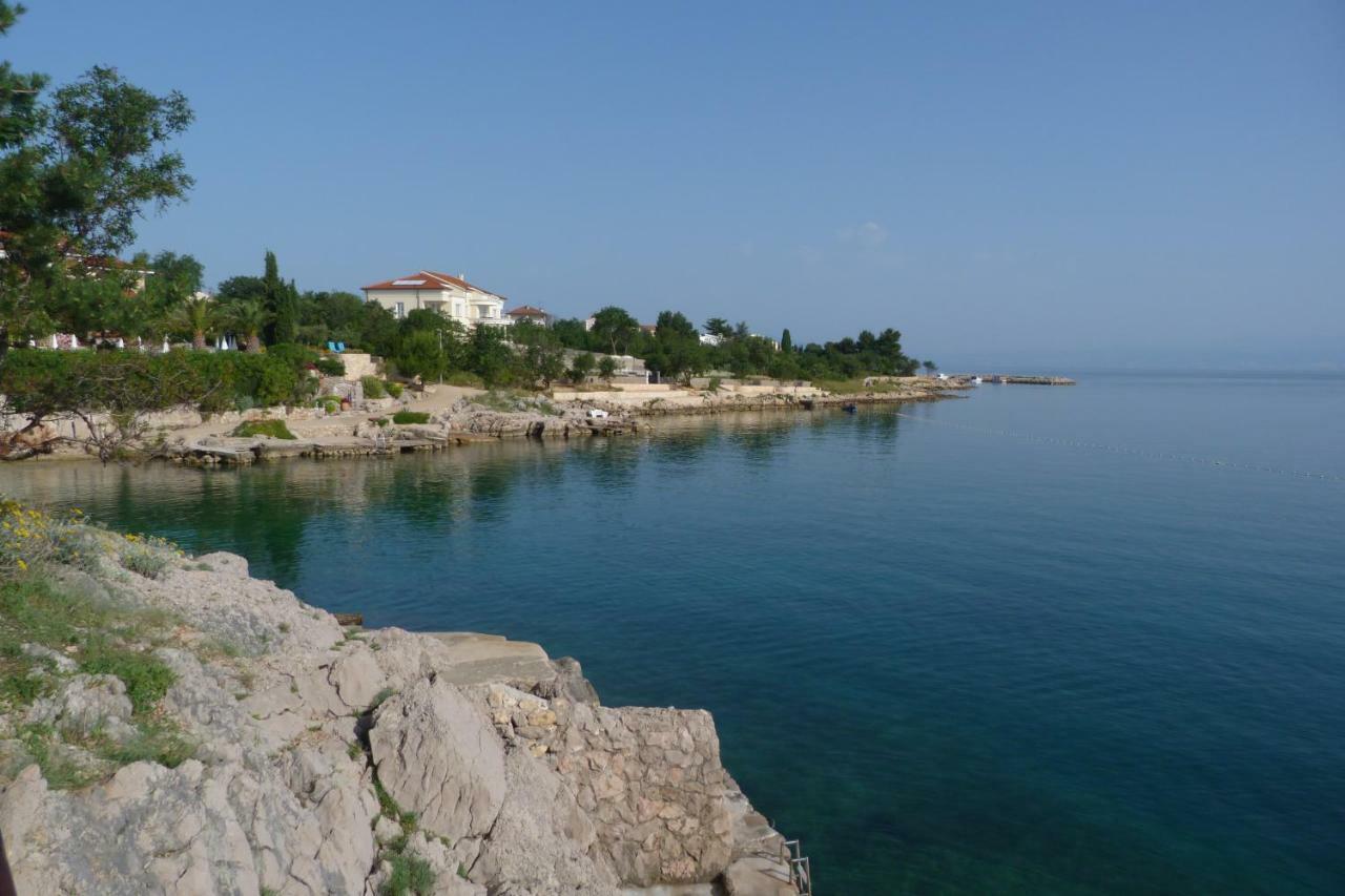 Apartments Monja & Dadi, Malinska, Vantacici Exterior foto
